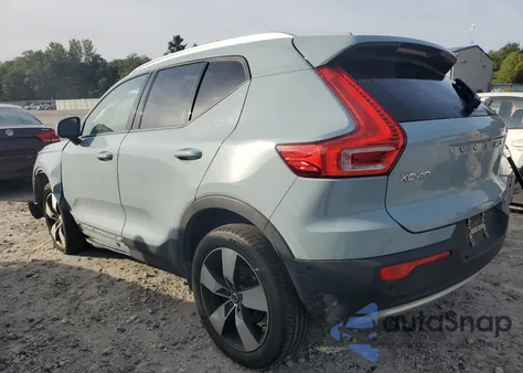 2019 Volvo Xc40 T5 Momentum z USA, uszkodzony, nr VIN YV4162XZ1K2009510